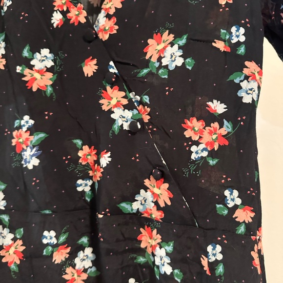 Womens size xs new with tags super cute dress - cute buttons detail!! - Picture 2 of 3